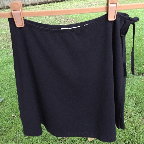 DISCOUNT AVAILABLE 👀SEE 1st LISTING IN CLOSET - Picture 2 of 7